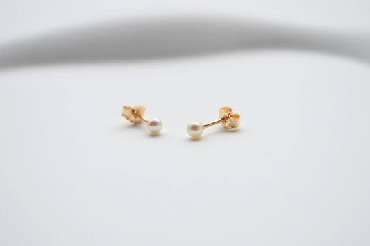 Pearl earrings